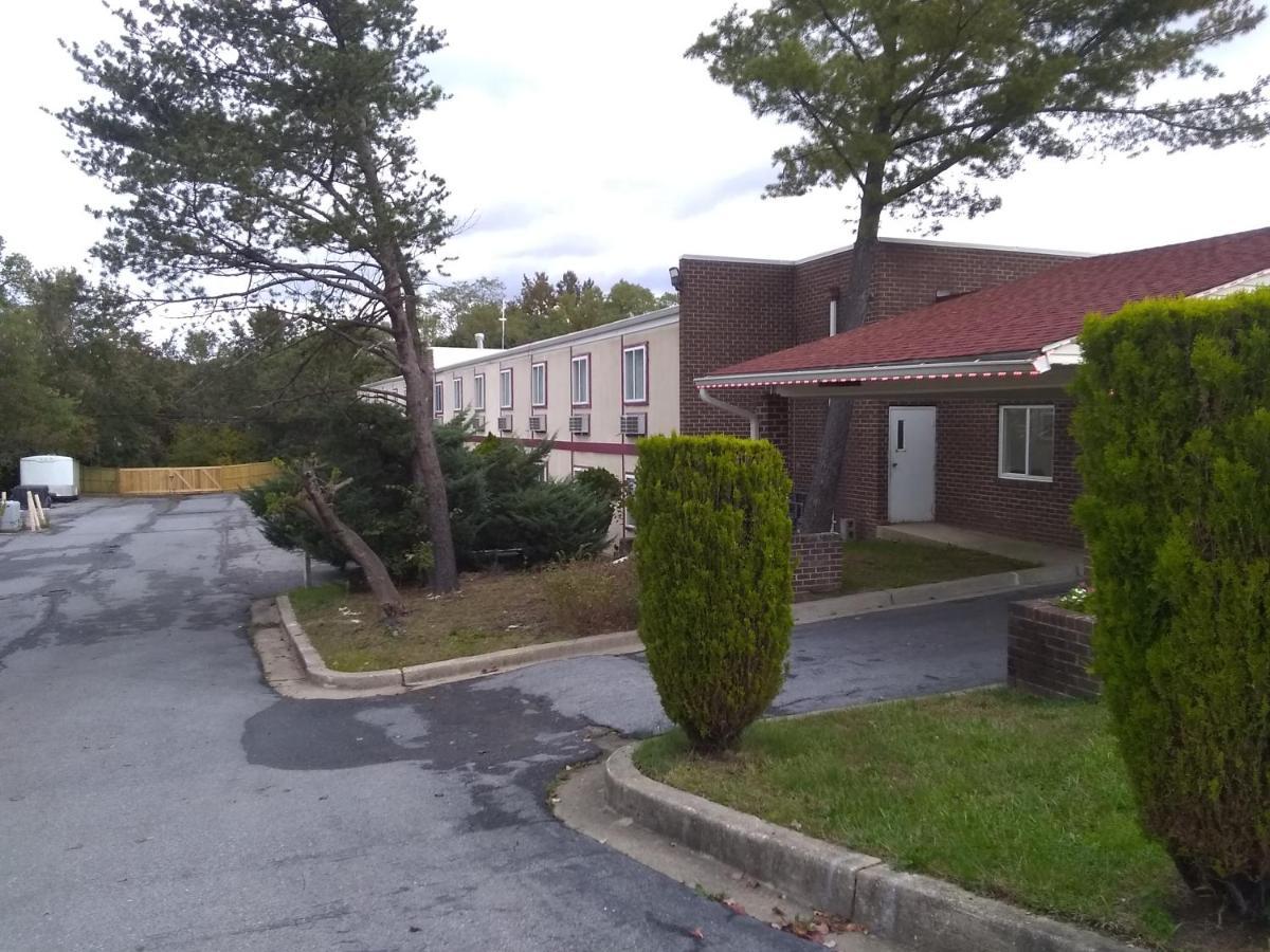 Red Crown Inn Лорел Екстер'єр фото